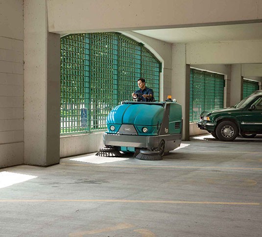 S20 Compact Ride-On Sweeper alt 13